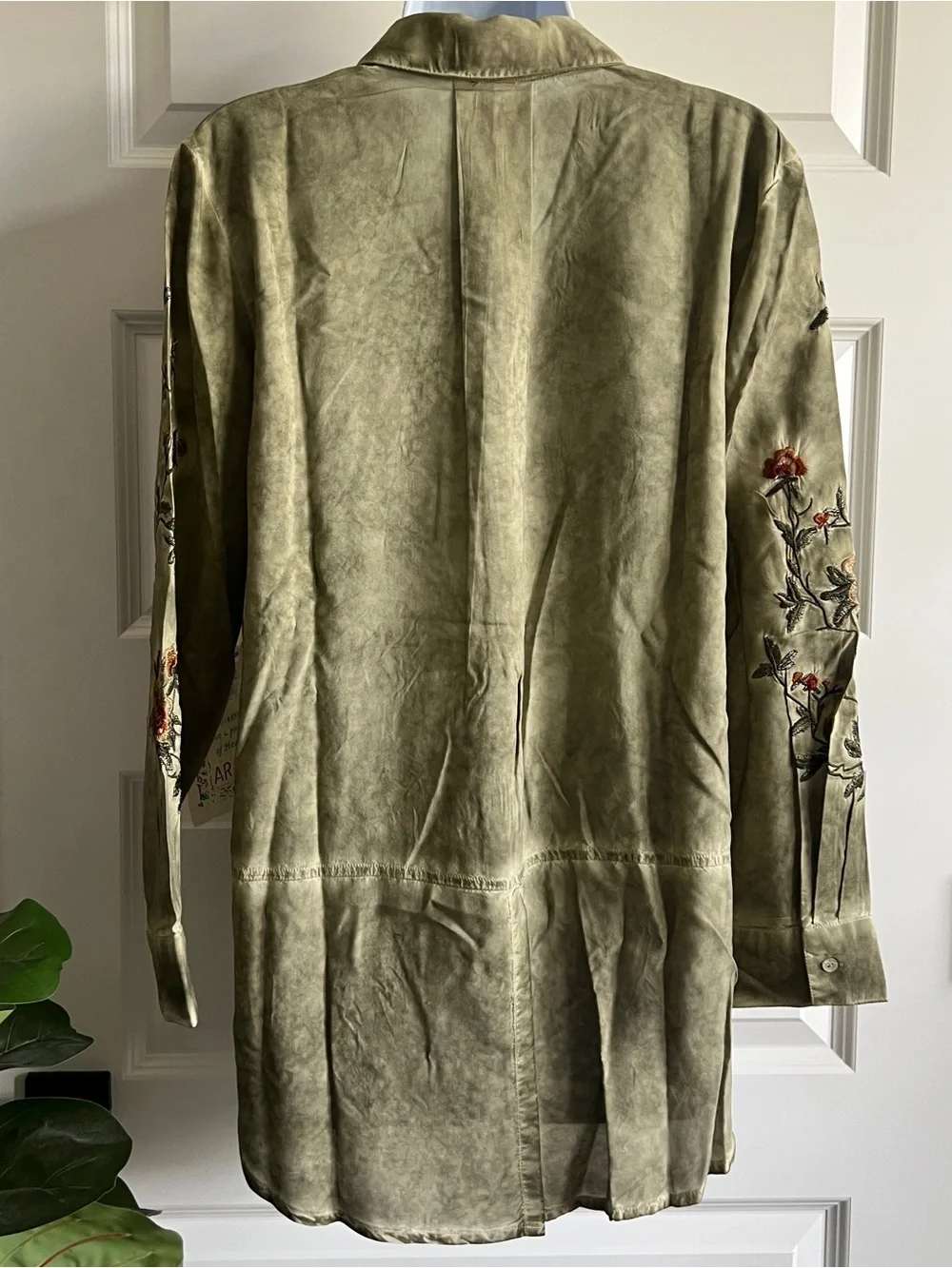 ARATTA Oversized Kate Shirt Embroidered Button Down Small Olive Distressed NWT - Picture 5 of 12